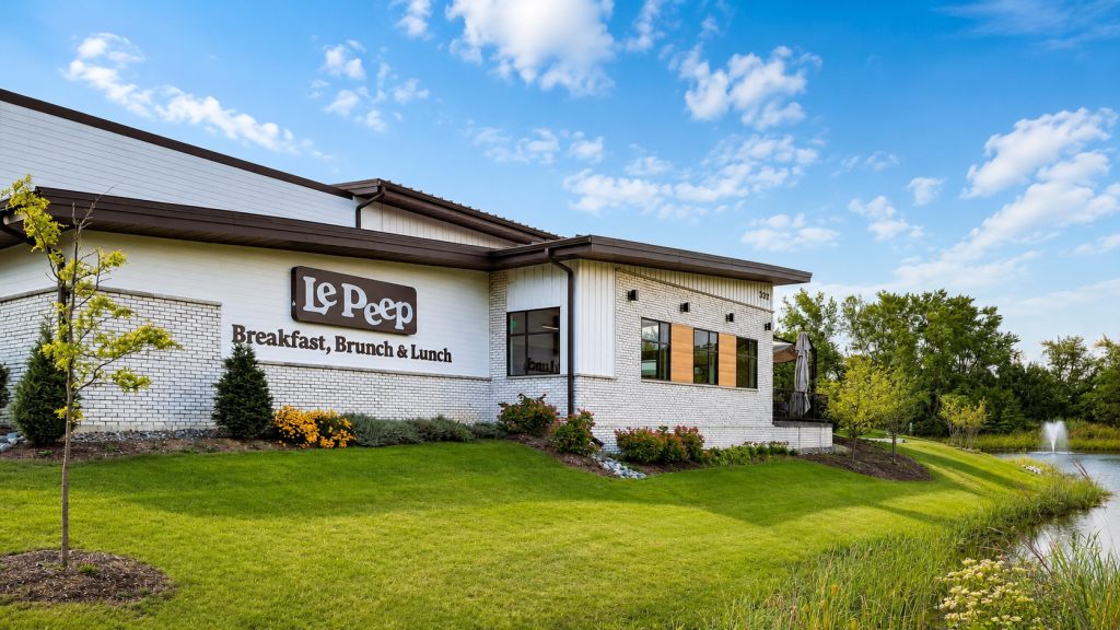 Front of the Le Peep Valparaiso building on Calumet Avenue