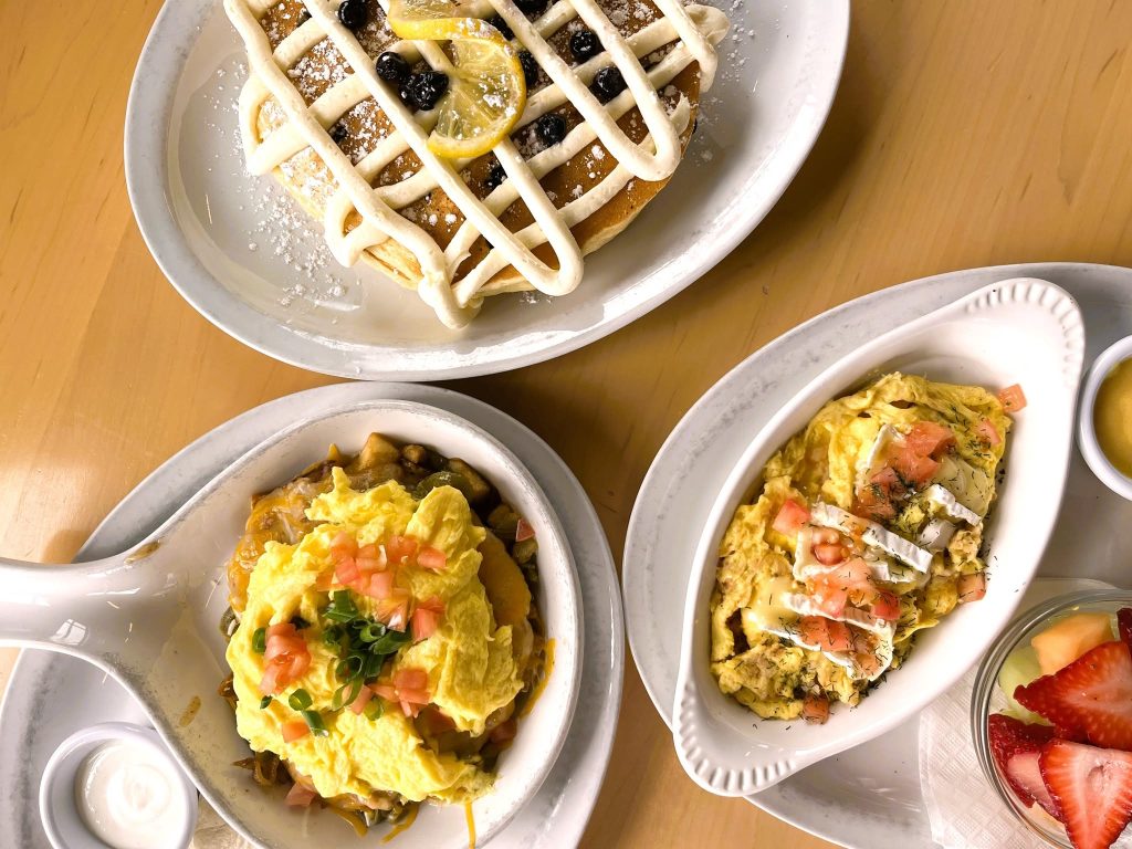 Fresh made-to-order breakfast and lunch at Le Peep Valparaiso